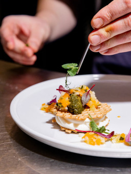 Večeře v Tančícím domě