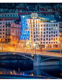 2 noci v Tančícím domě s...